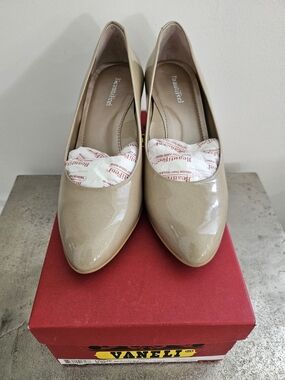 Beautifeel Women's Nude Patent Leather Pointed-Toe Pumps